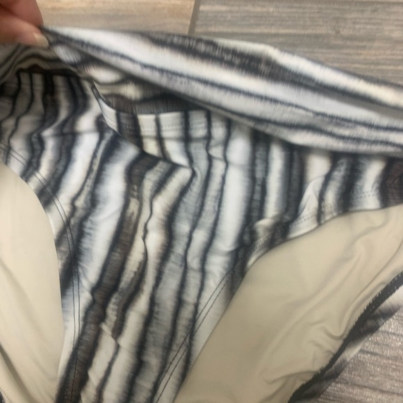 La Blanca Swim Bottoms Women’s Size 16 Fold Over Bikini Grey Black New NWOT - Picture 6 of 8